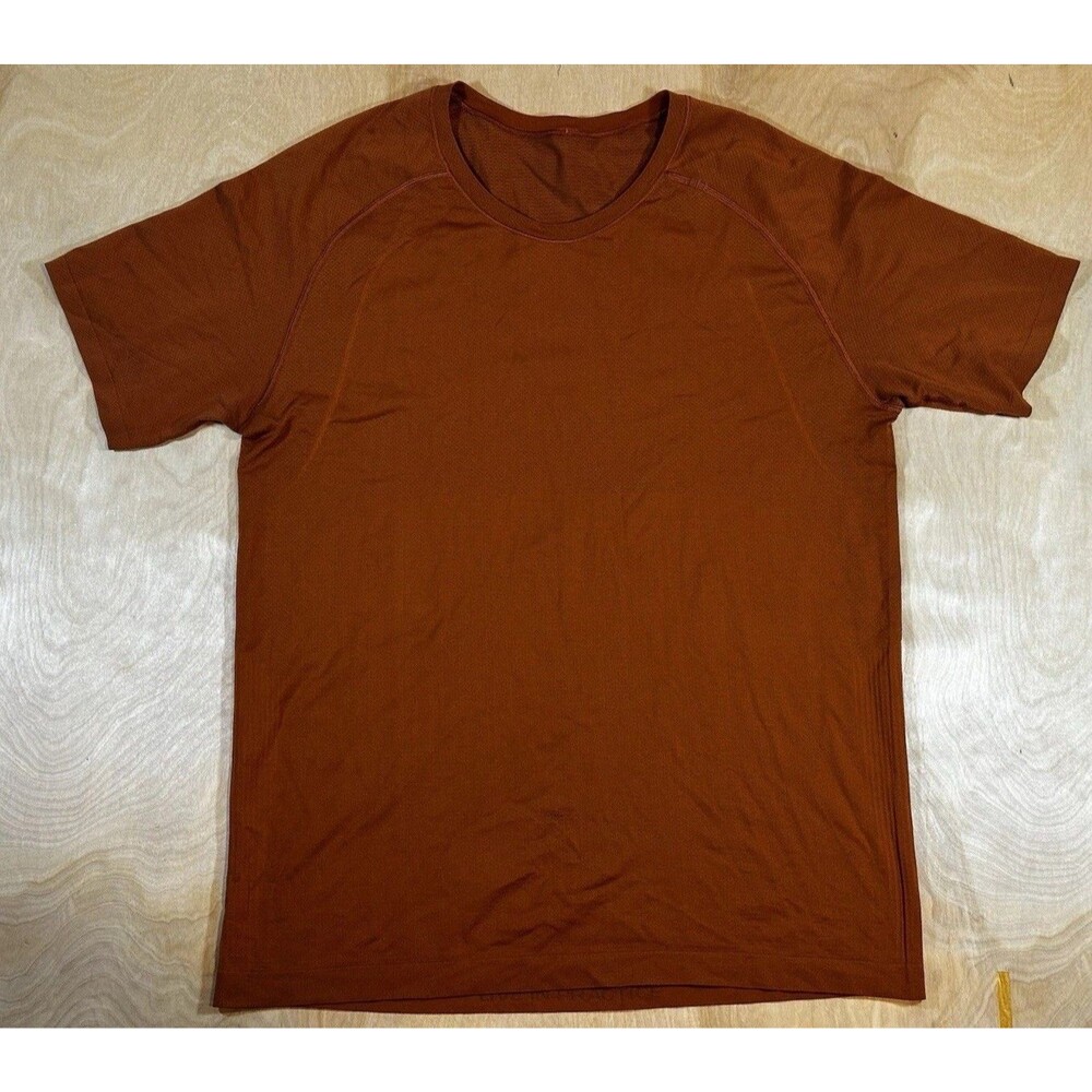 Lululemon Men’s Metal Vent Tech Short Sleeve Shirt Size Large Heather Orange